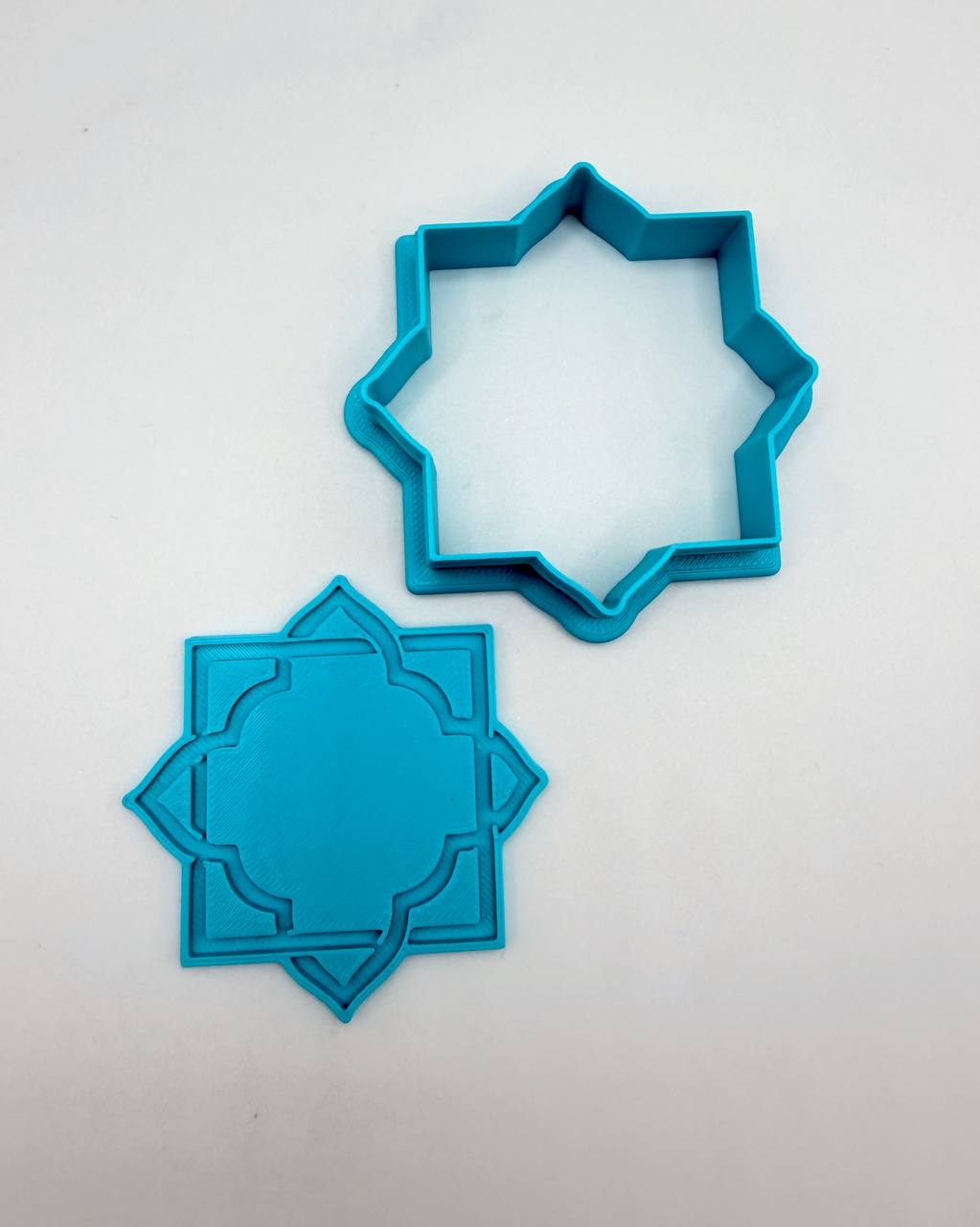 مجموعة مكونة من 13 قطاعة مع ختم رمضان كريم
