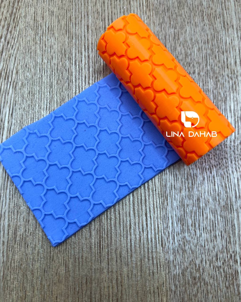 TEXTURE ROLLER FOR POLYMER CLAY AND FONDANT
رولة لعمل ملمس في عجينة السكر و البوليمر كلاي