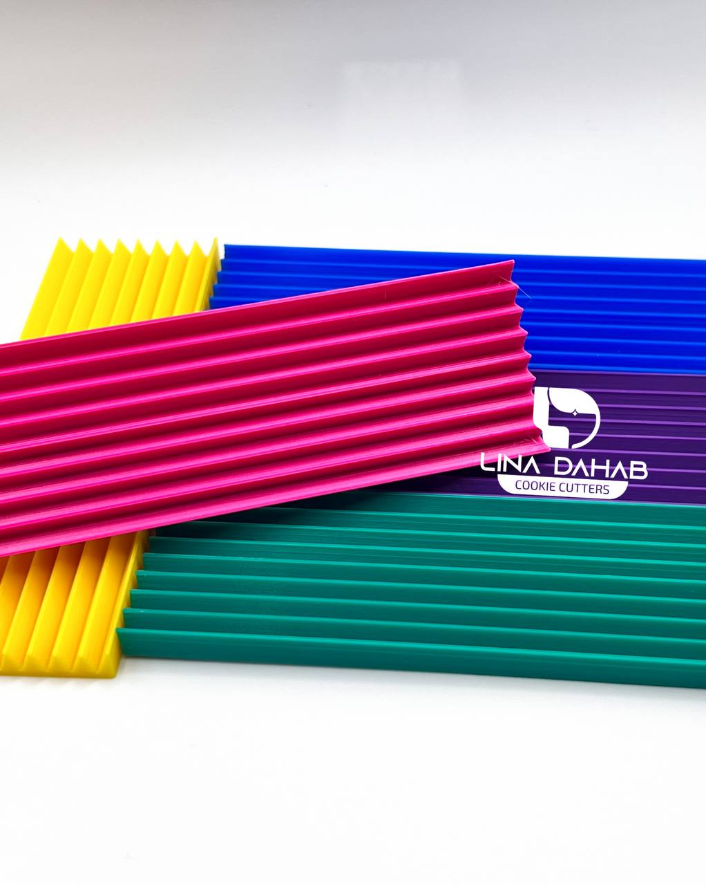 قطاعة مع ختم بسكويت النشادر