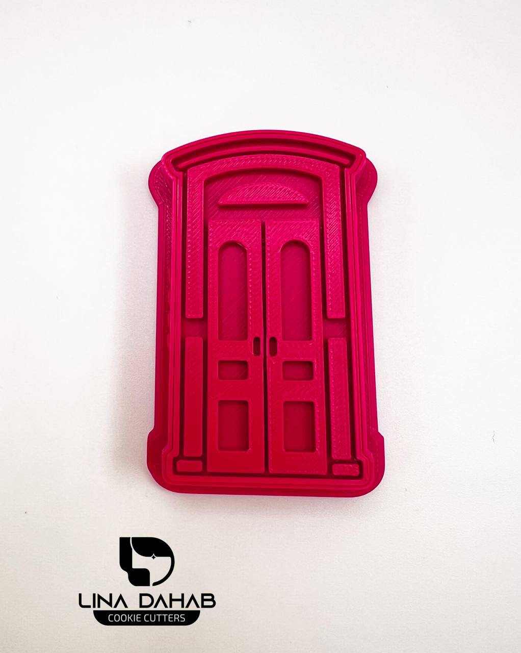 قطاعة كوكيز مع ختم على شكل باب