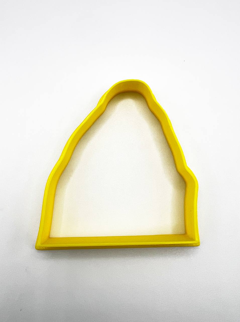 قطاعة كوكيز على شكل عروس سودانية مع صورة مماثلة