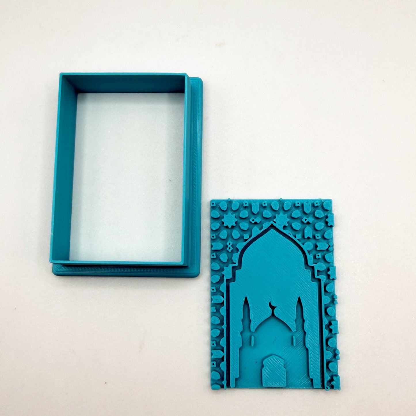  قطاعه مع ختم سجادة صلاة