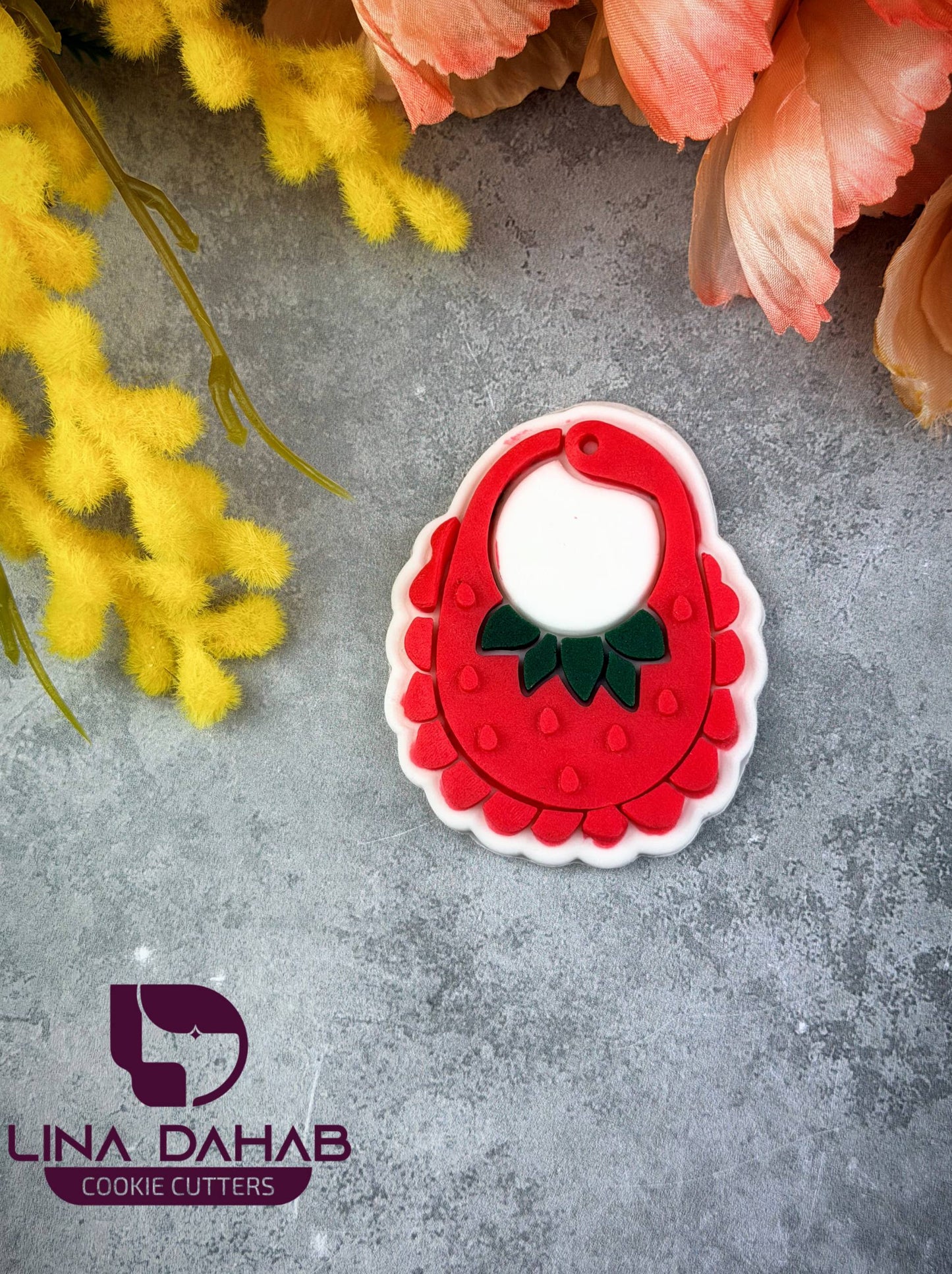 مريلة اطفال شكل فراولة strawberry bib cookie cutter