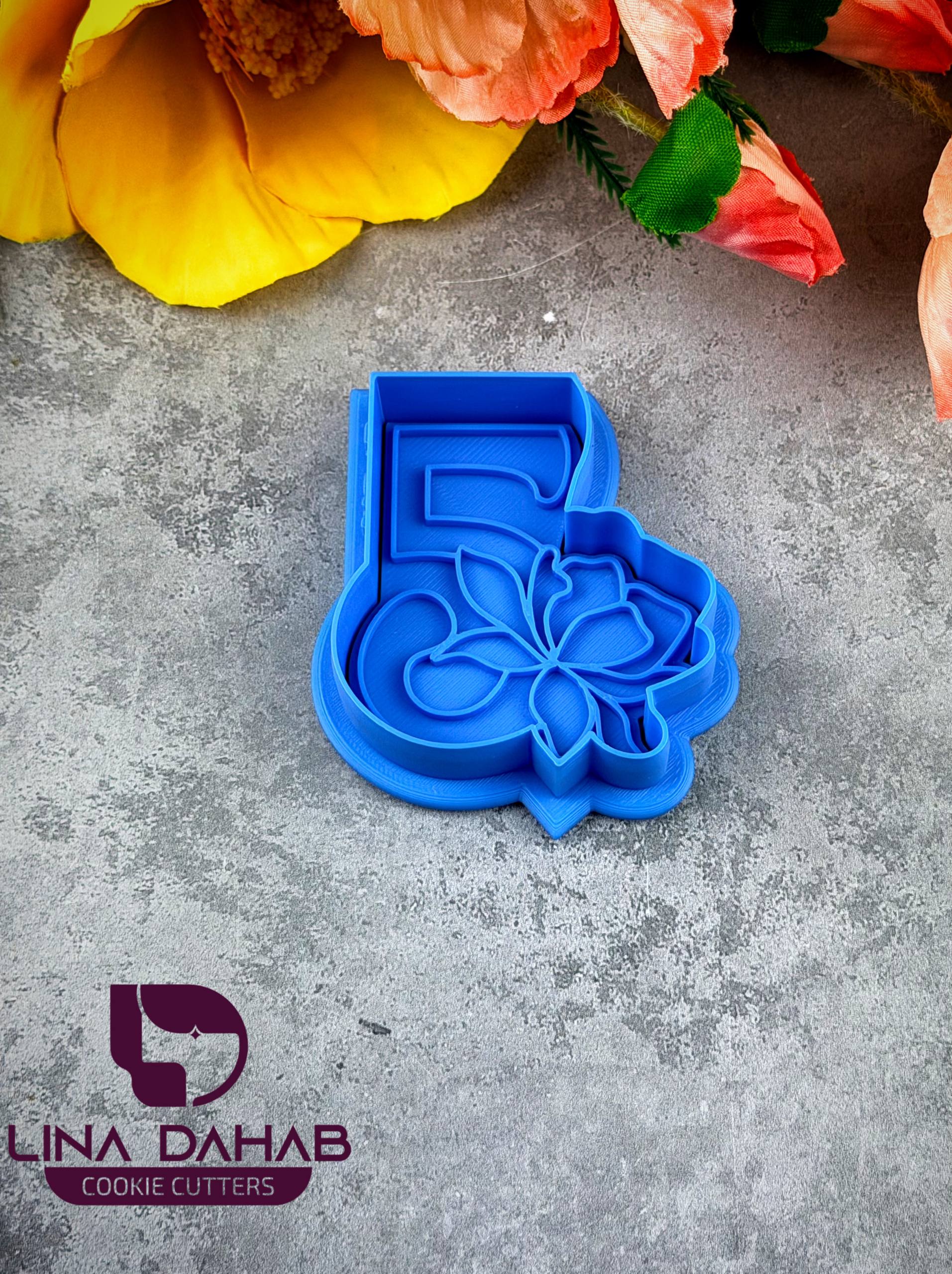 
Number Five Cookie Cutter With Stamp
