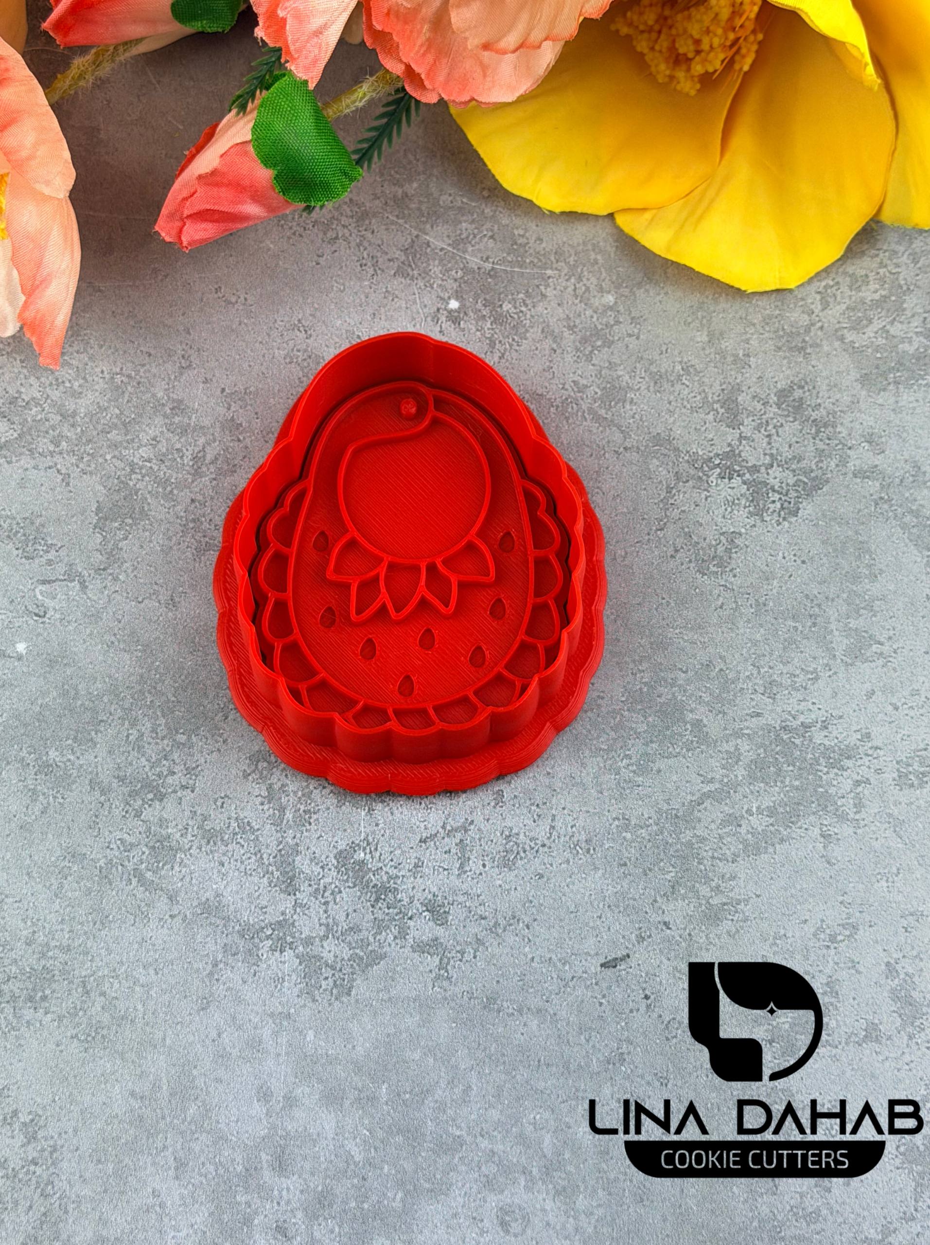مريلة اطفال شكل فراولة strawberry bib cookie cutter