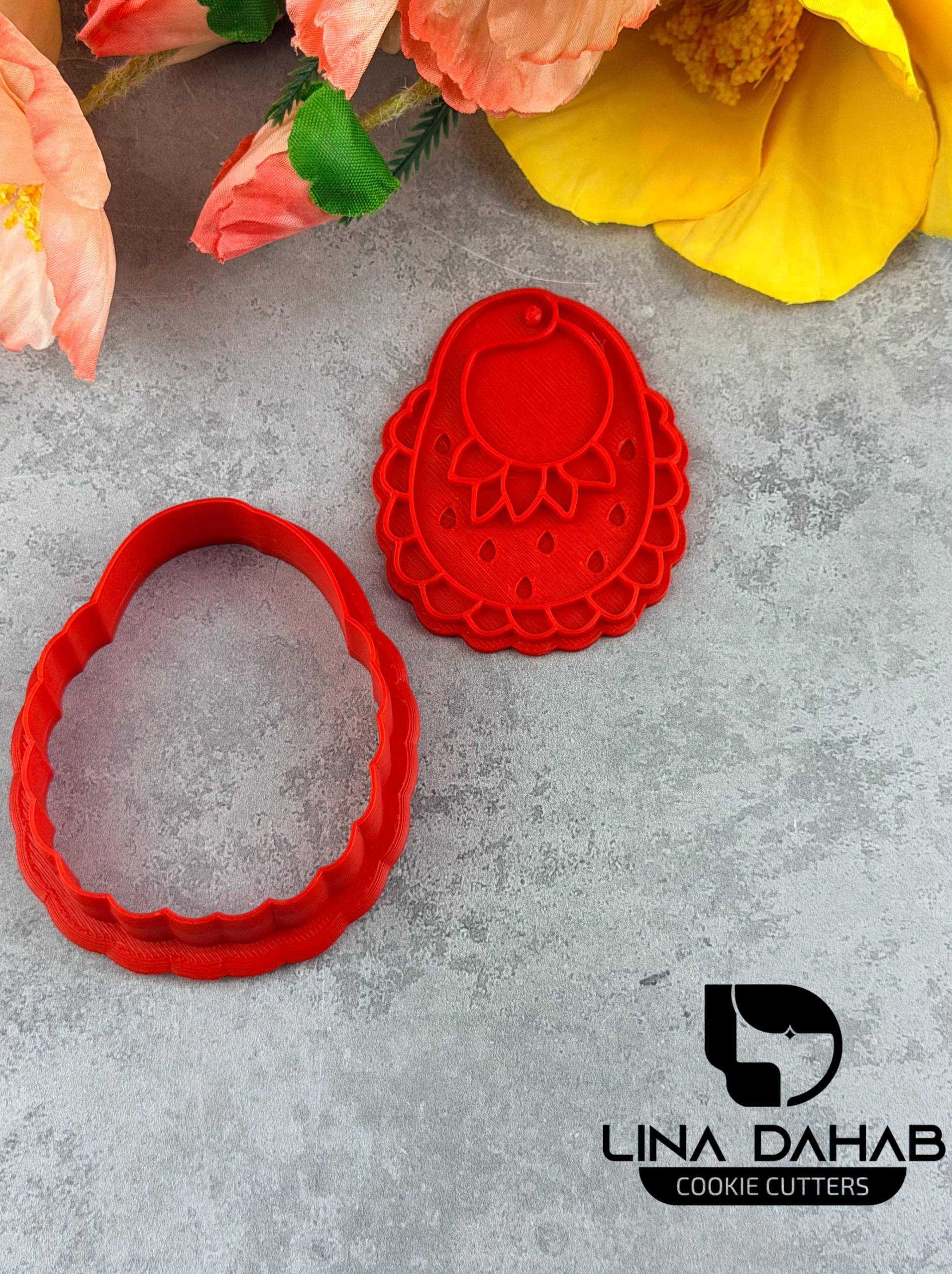 مريلة اطفال شكل فراولة strawberry bib cookie cutter