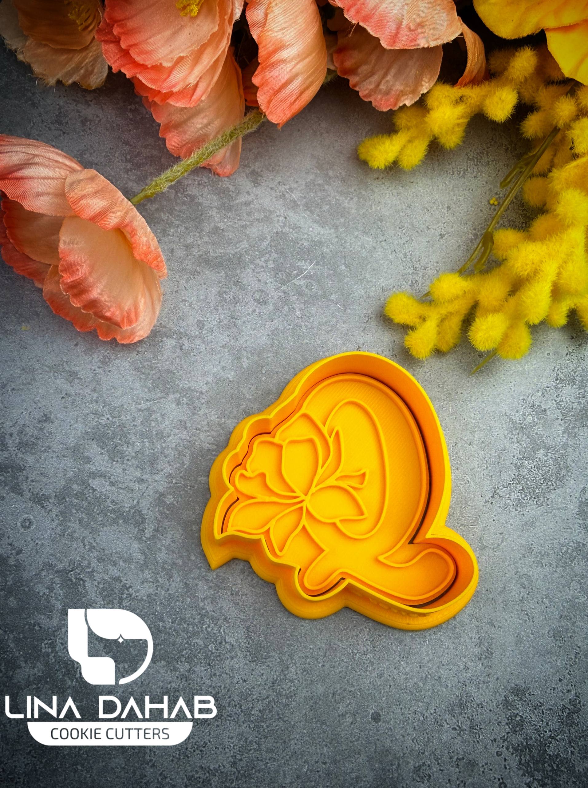 Letter Q Cookie Cutter With Stamp