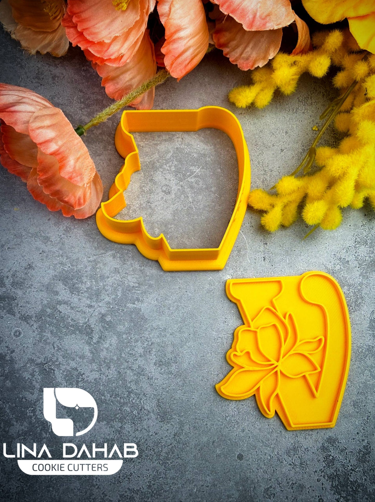 Letter V Cookie Cutter With Stamp